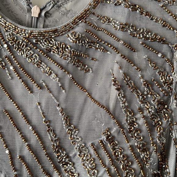 Mac Duggal Long Sleeve Beaded Column Gown in Platinum Size 4 - Picture 7 of 12